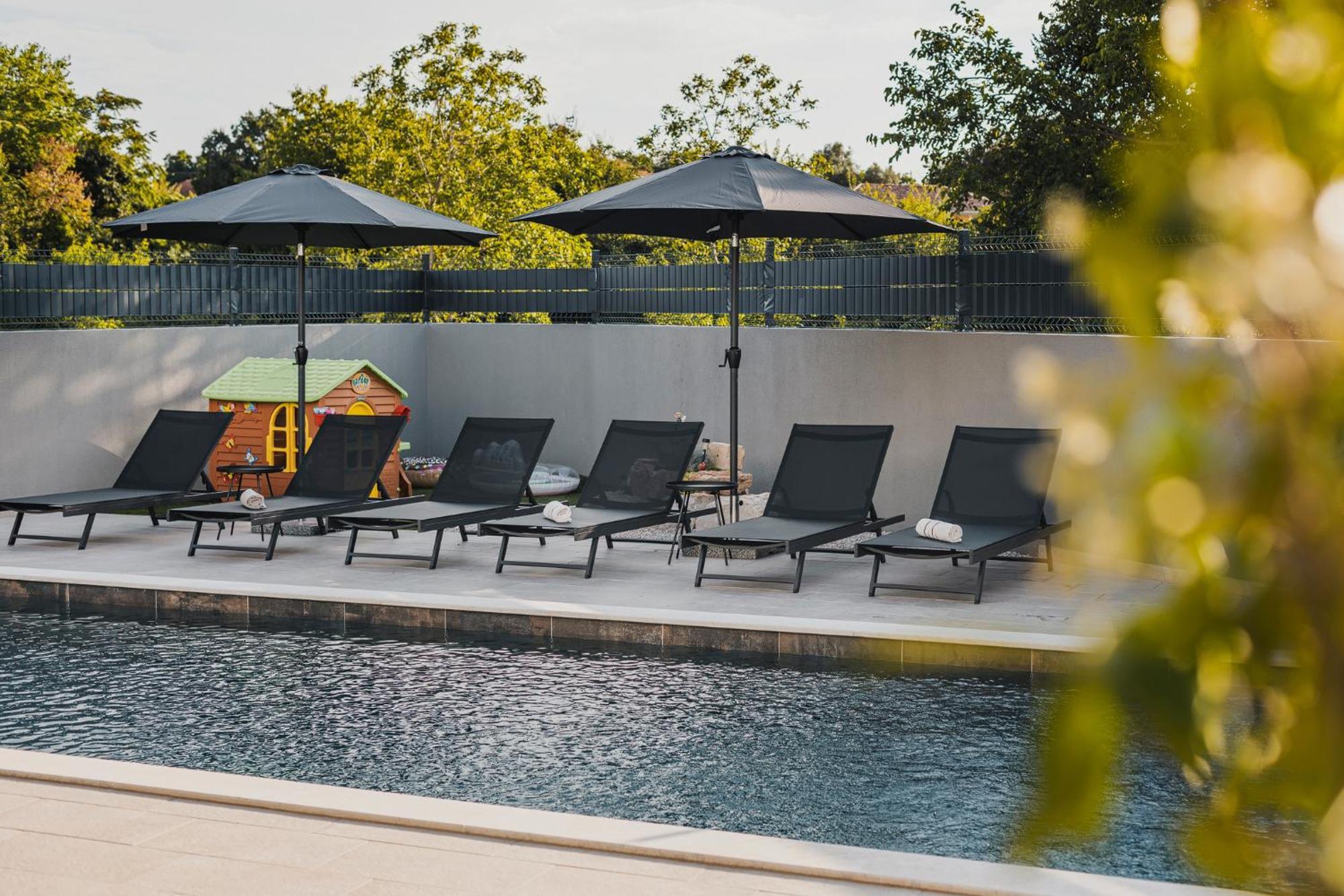 Villa Carpe Diem Cepljani ภายนอก รูปภาพ
